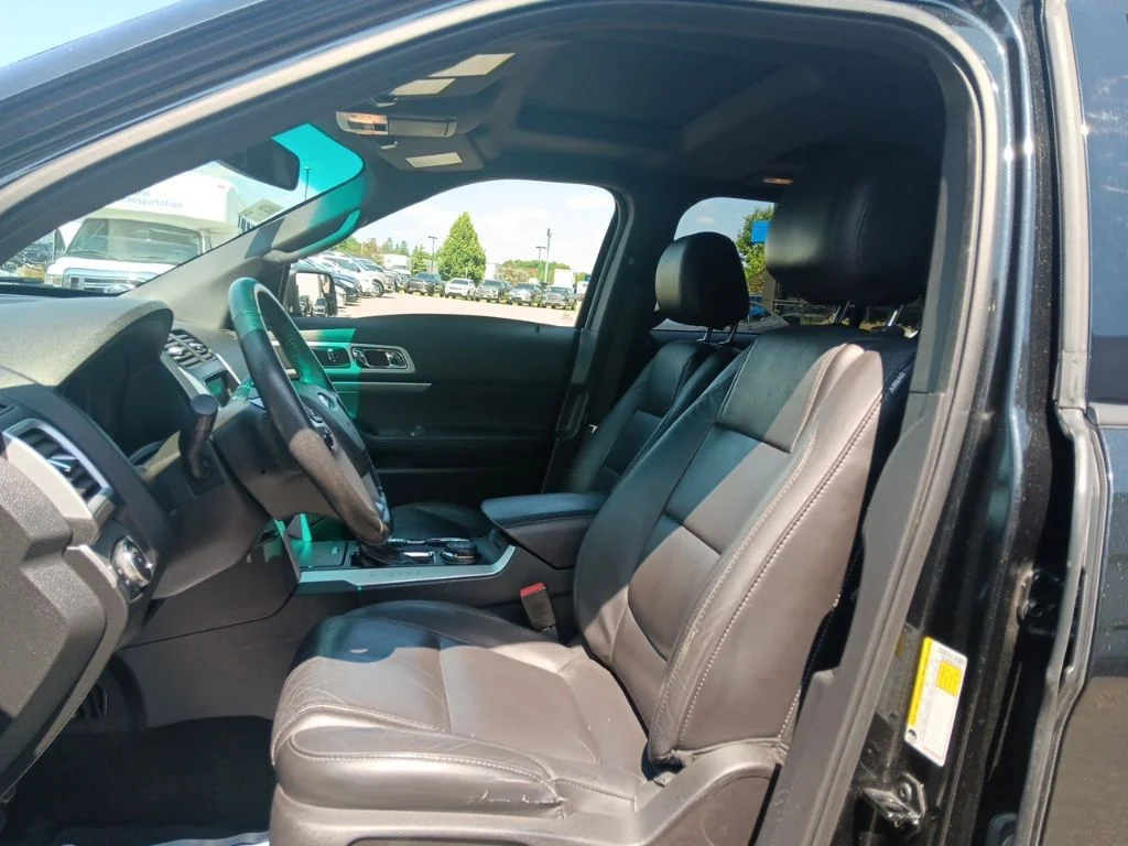 Used 2014 Tuxedo Black Metallic Ford XLT image 29