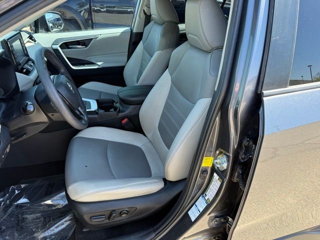 2021 Toyota RAV4 XLE Premium - Photo 32
