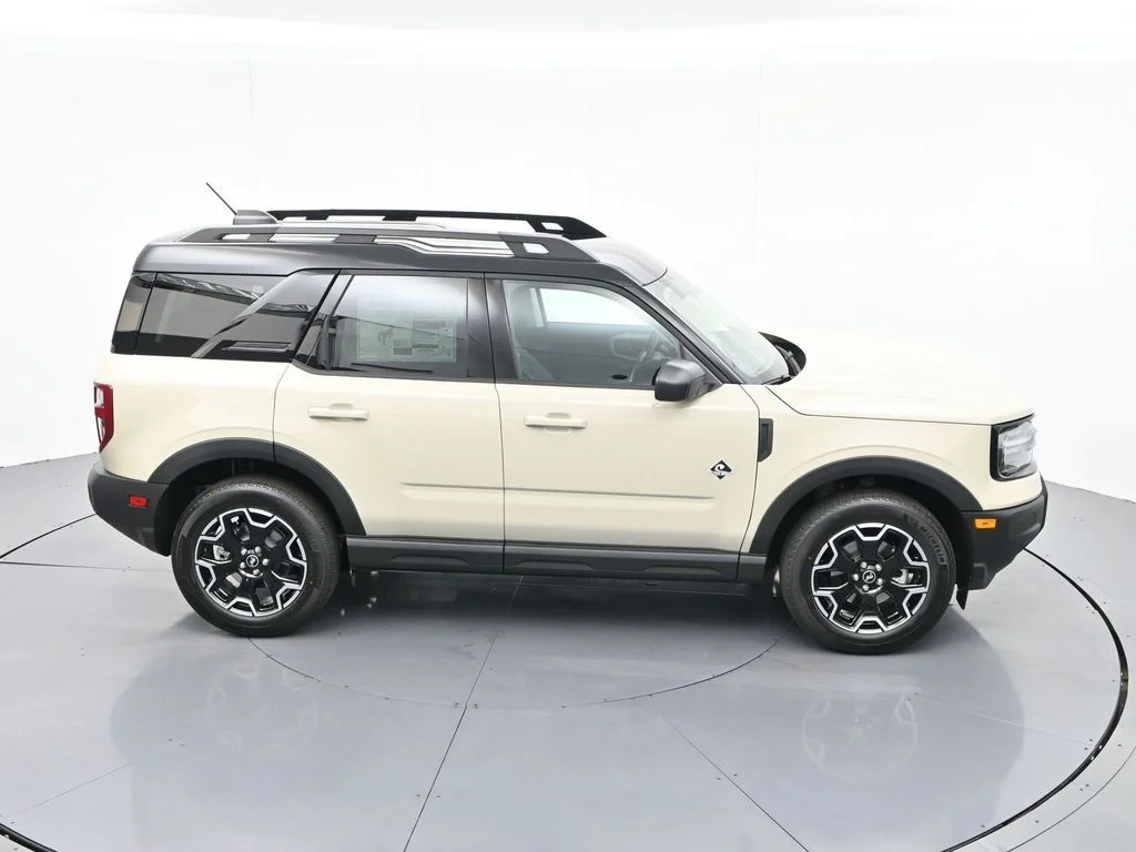New 2025 Desert Sand Ford Outer Banks® image 27