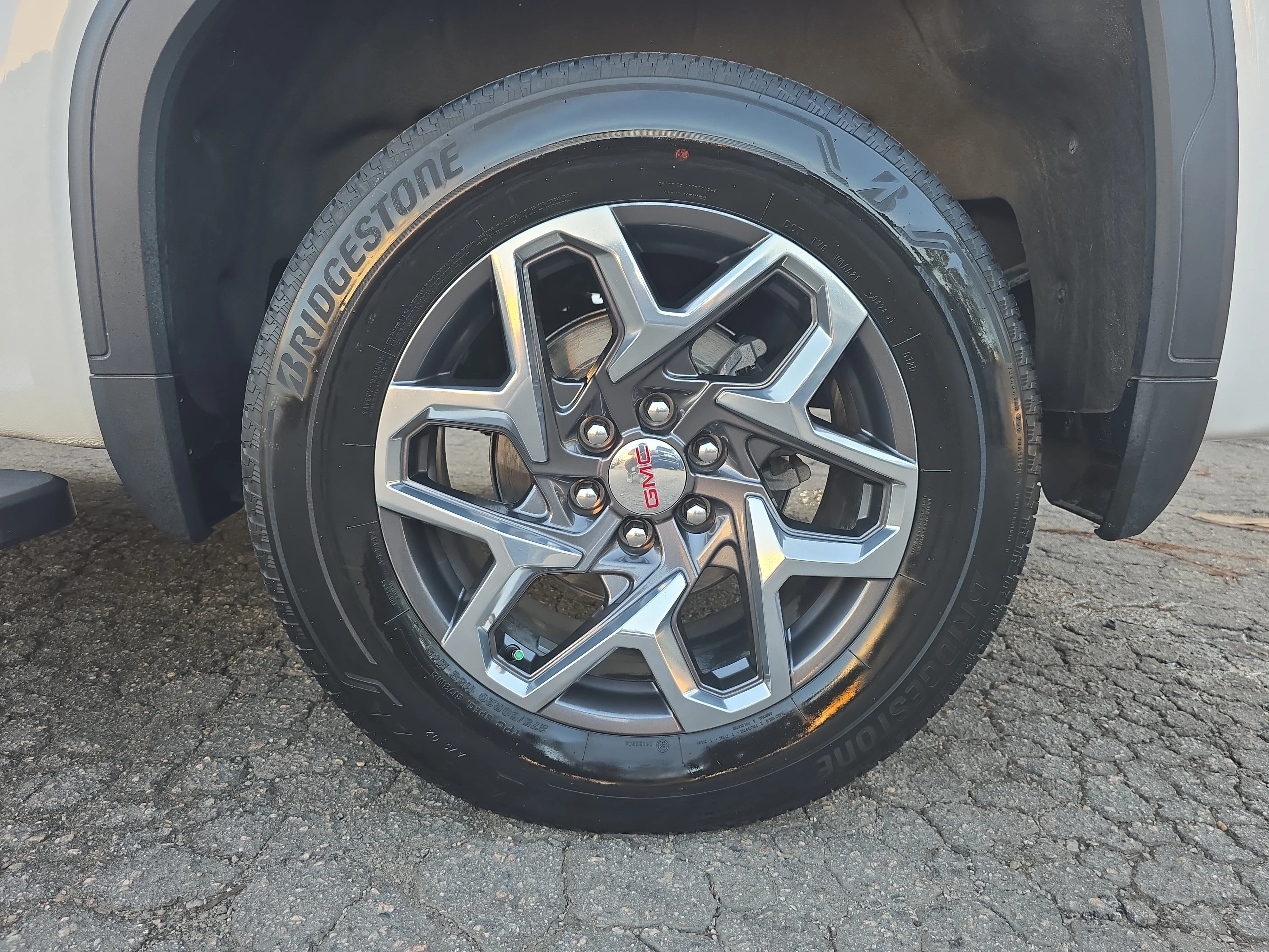 Used 2024 Summit White GMC SLT image 33