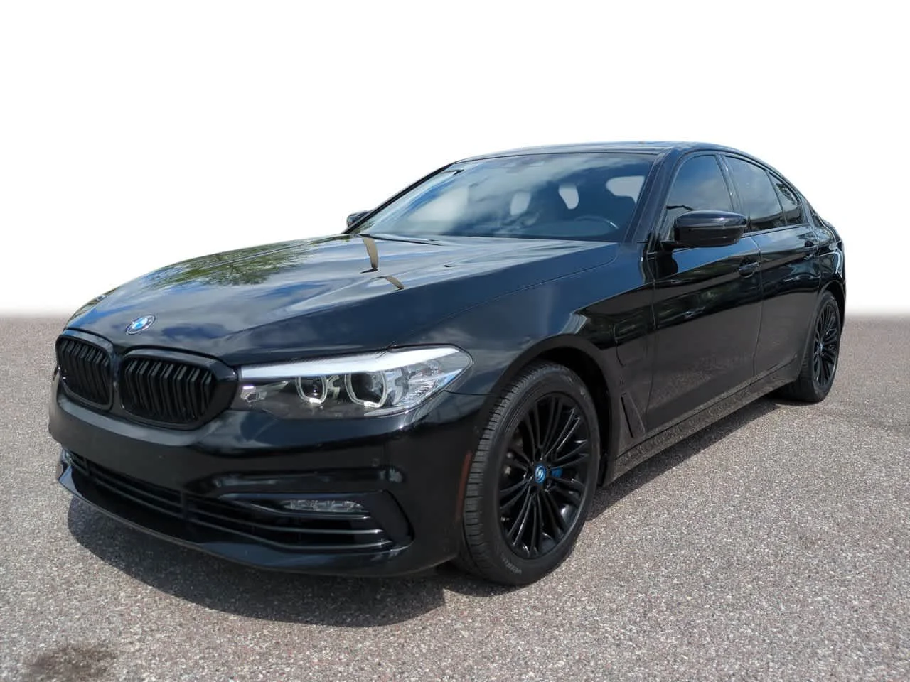2018 BMW 5 Series 530e iPerformance Sedan's photo