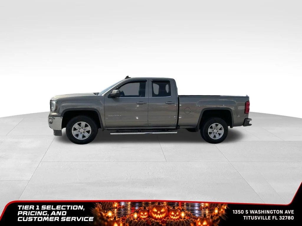 Used 2017 PEPPERDUST METALLIC GMC SLE image 5