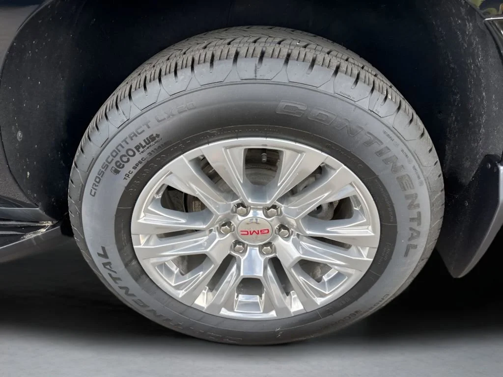 Used 2024 Onyx Black GMC Denali image 39