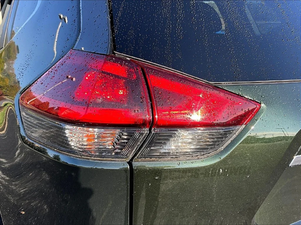 Used 2020 Midnight Pine Metallic Nissan SV image 27