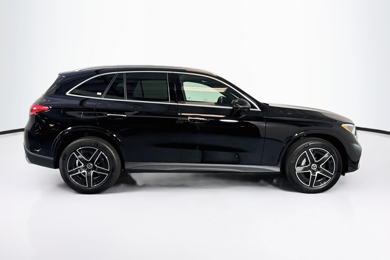 New 2026 Black Mercedes-Benz GLC 300 image 4