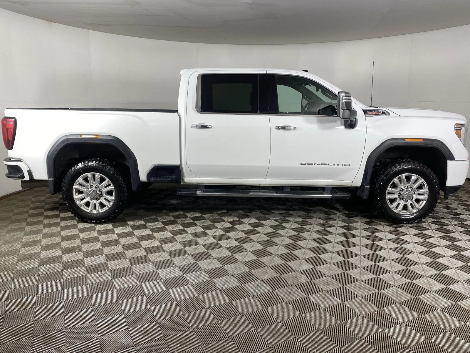 Used 2021 Summit White GMC Denali image 10