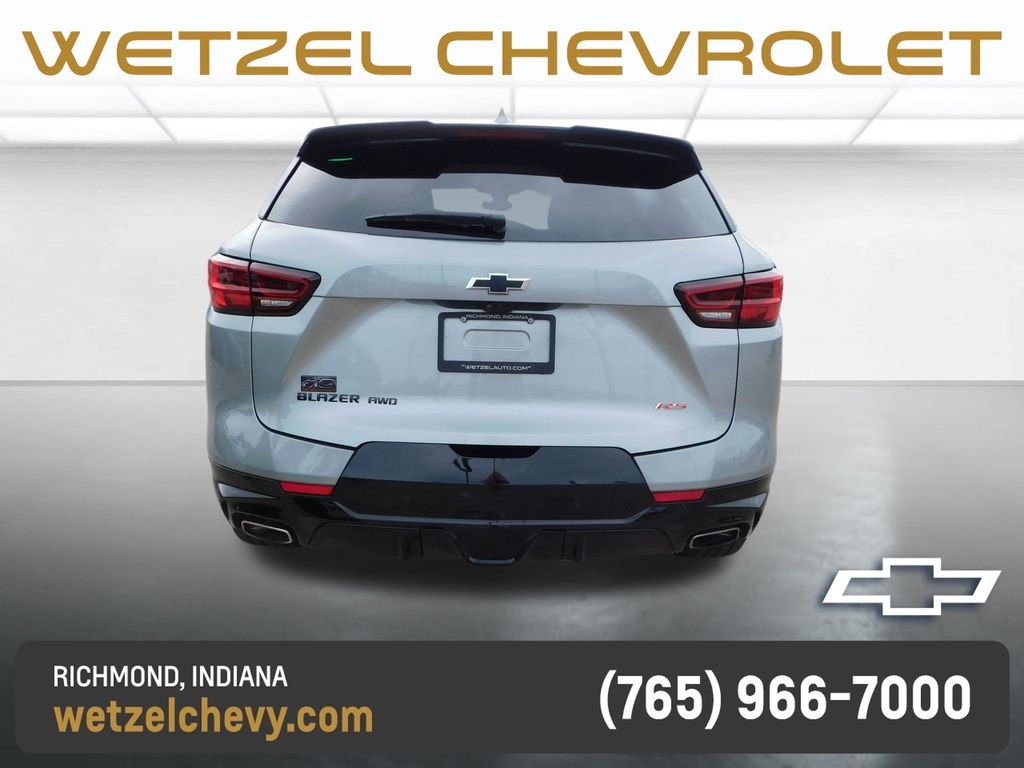 Used 2025 Gray Chevrolet RS image 4
