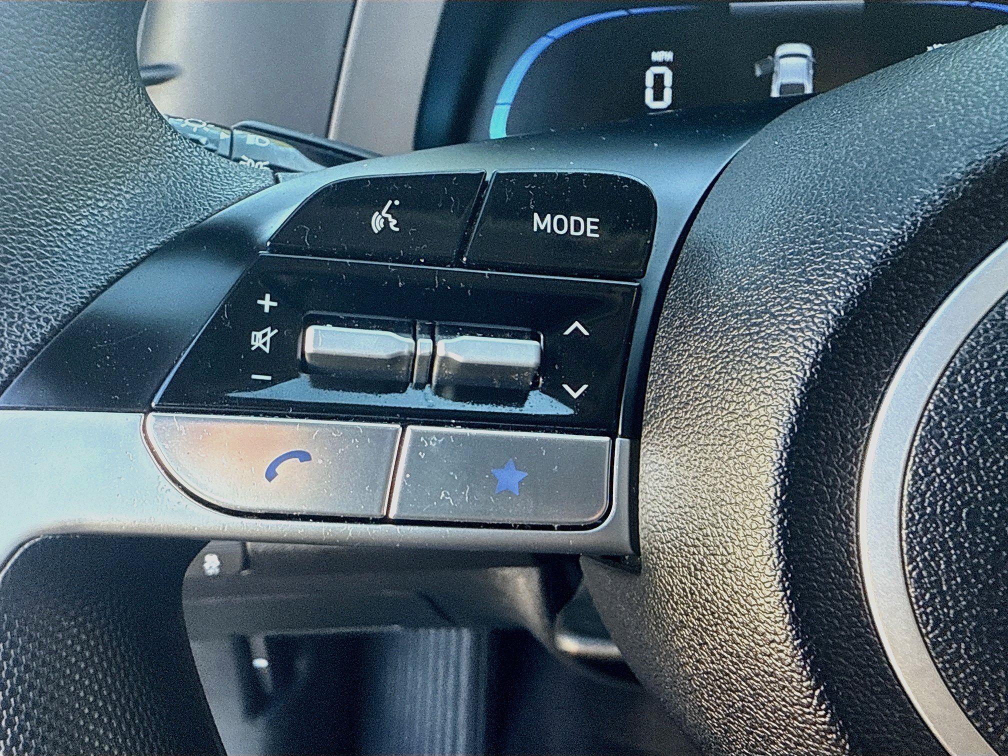 2025 Hyundai Elantra SE - Photo 35