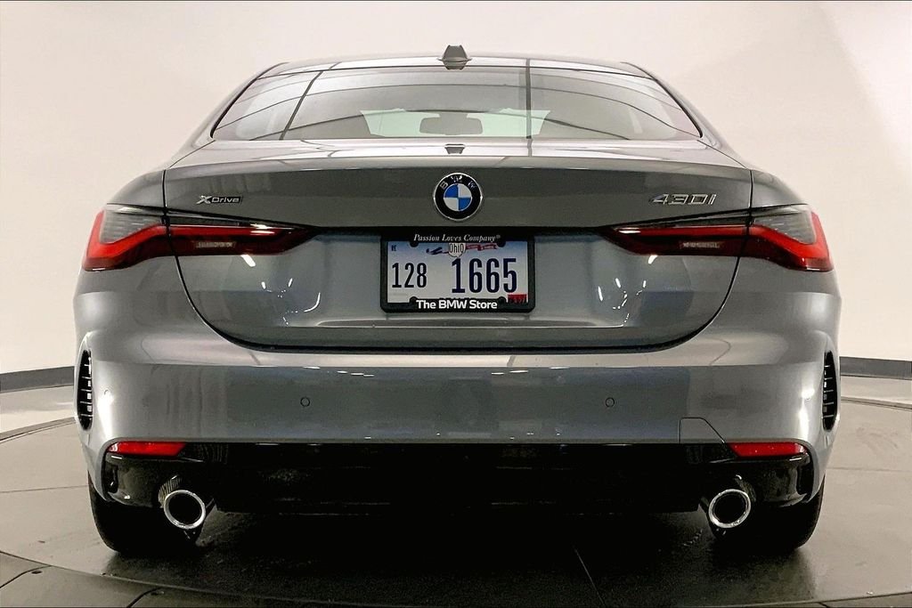 Used 2026 Skyscraper Grey Metallic BMW  image 3