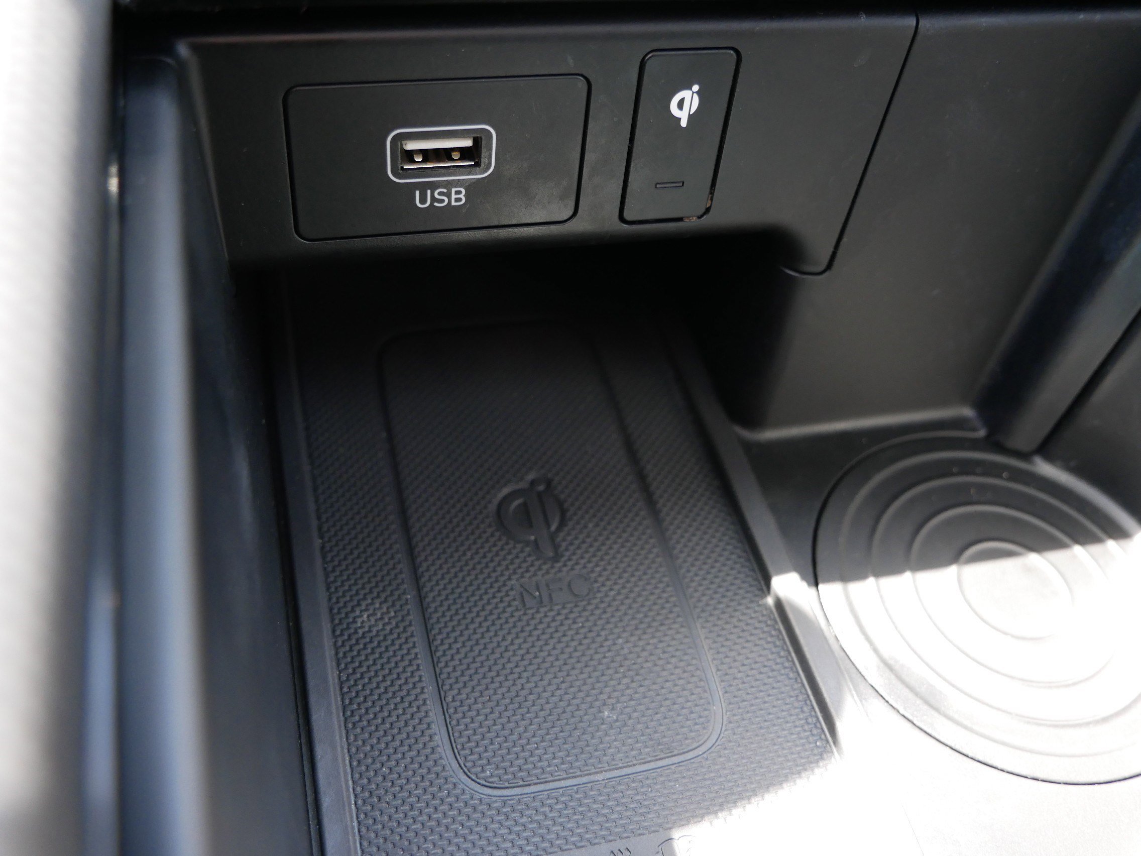 Certified Used 2023 Moonlight Cloud Hyundai Limited image 24