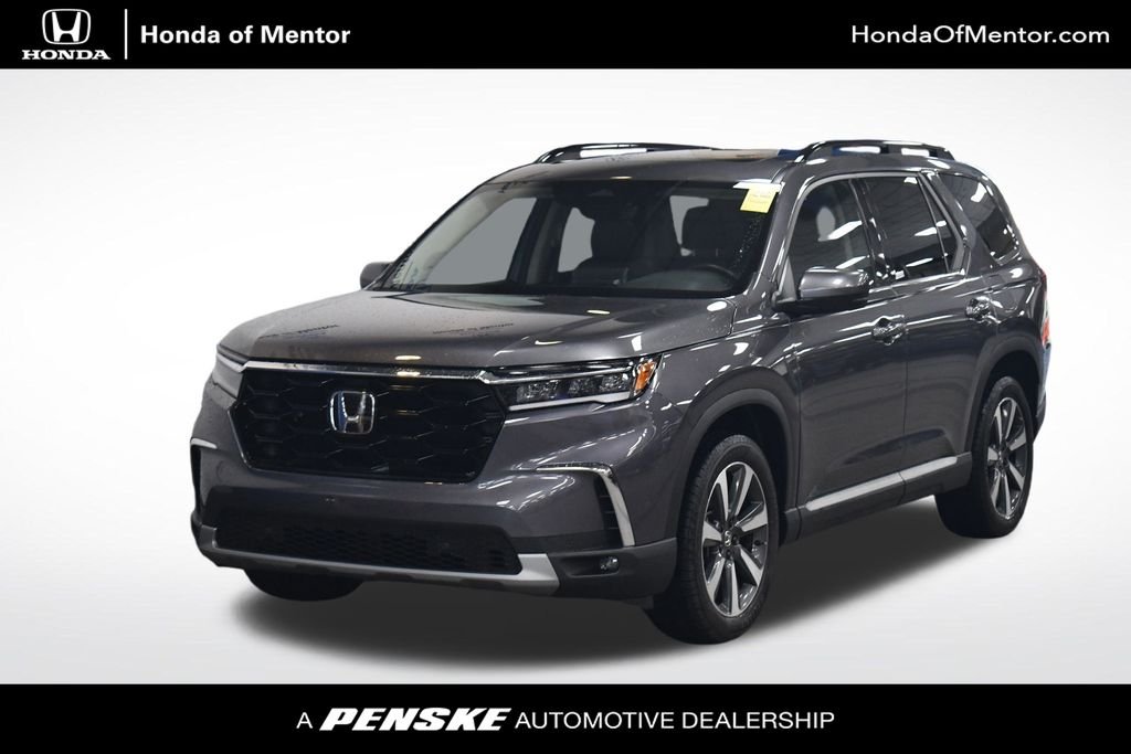 2024 Honda Pilot Touring AWD's photo