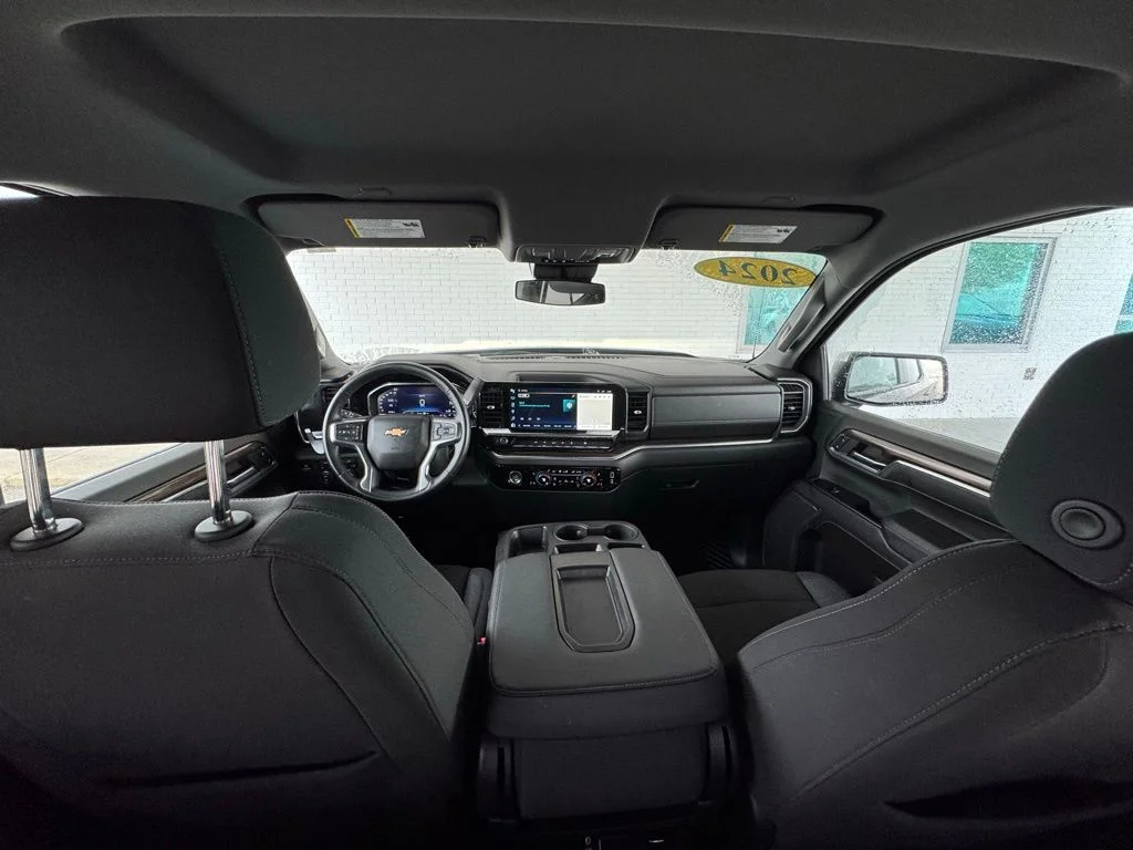 Used 2024 Gray Chevrolet LT image 27