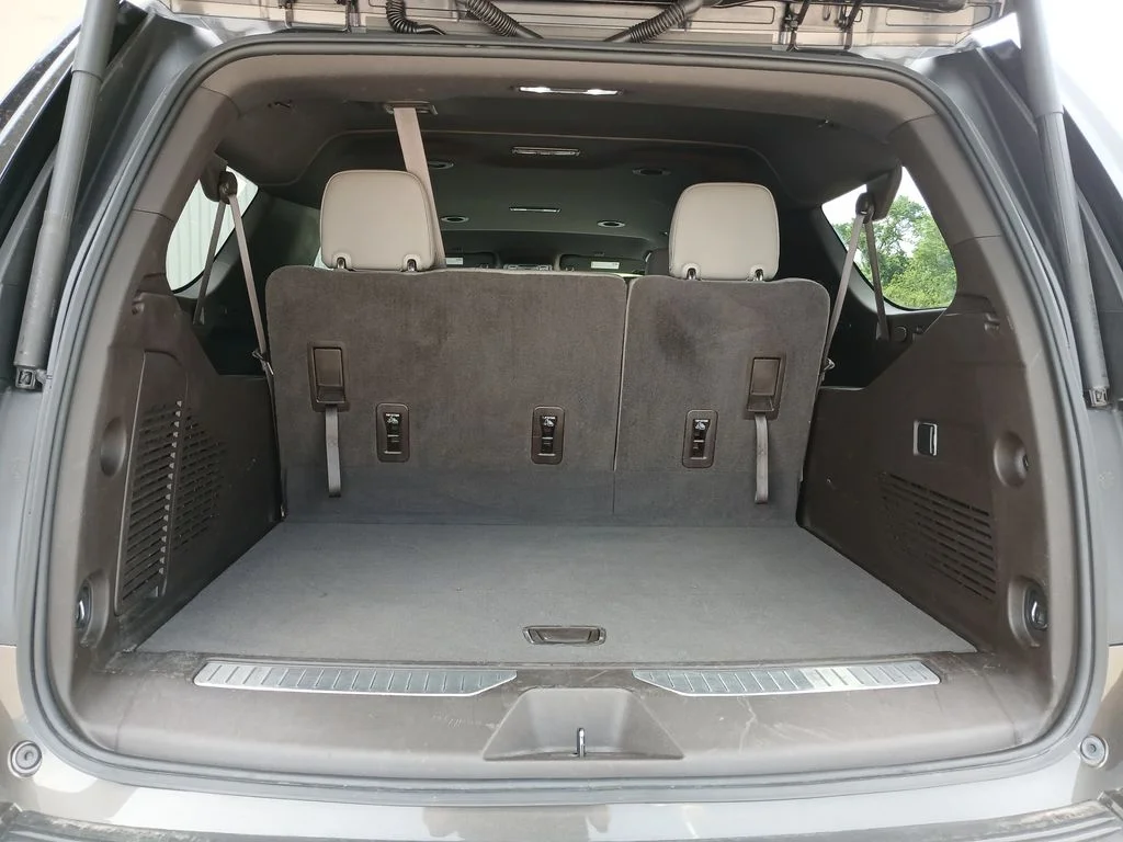 Used 2021 Gray Chevrolet Z71 image 27