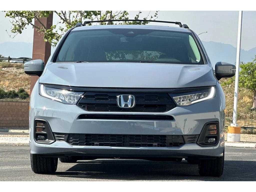 New 2026 Sonic Gray Pearl Honda Touring image 10