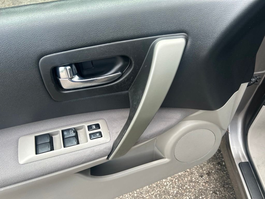Used 2015 Gray Nissan S image 14