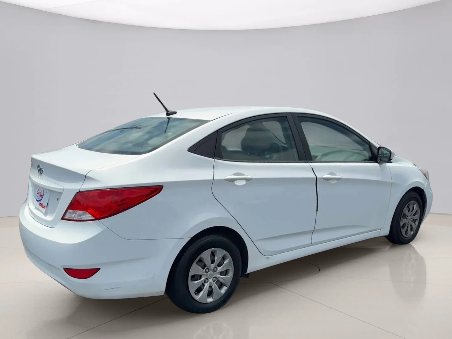 Used 2016 White Hyundai SE image 5