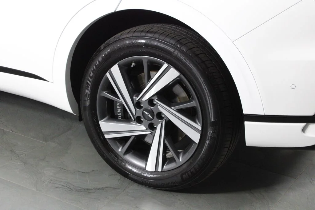 Used 2026 White Genesis 3.5T Sport Advanced image 13