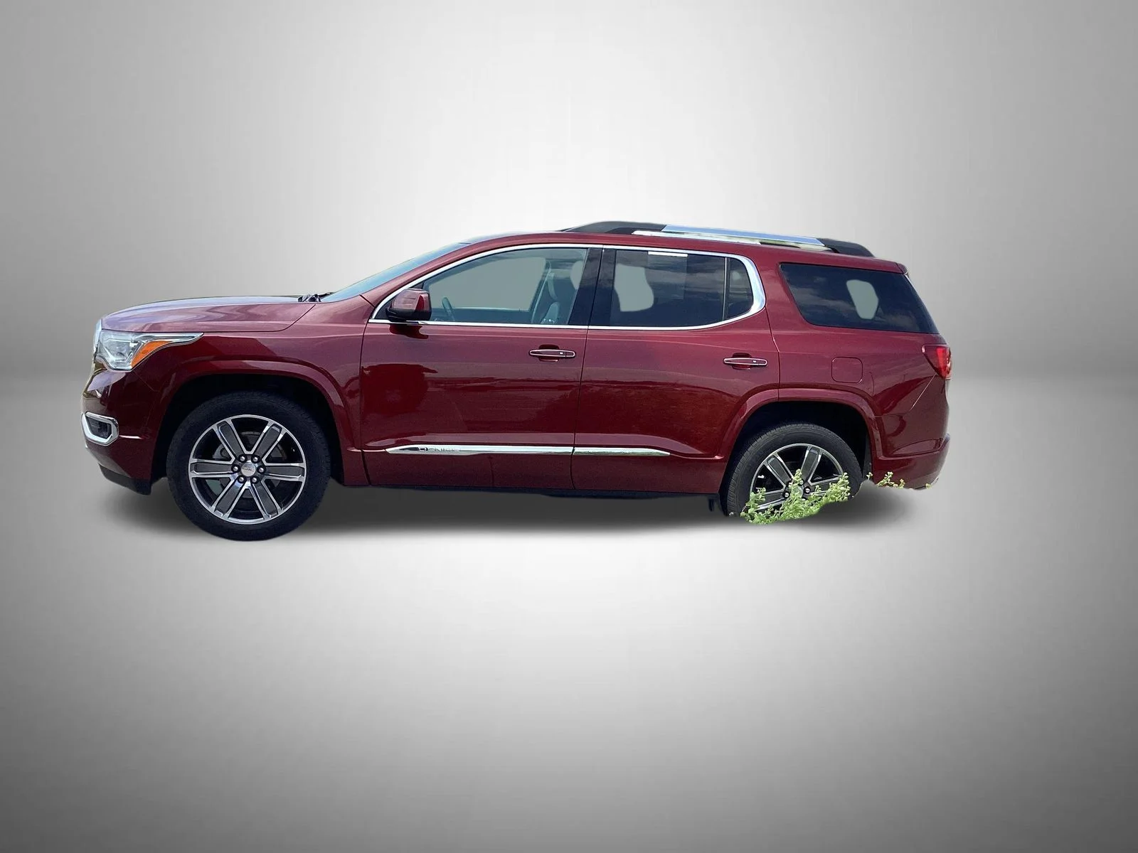 Used 2017 Red GMC Denali image 2
