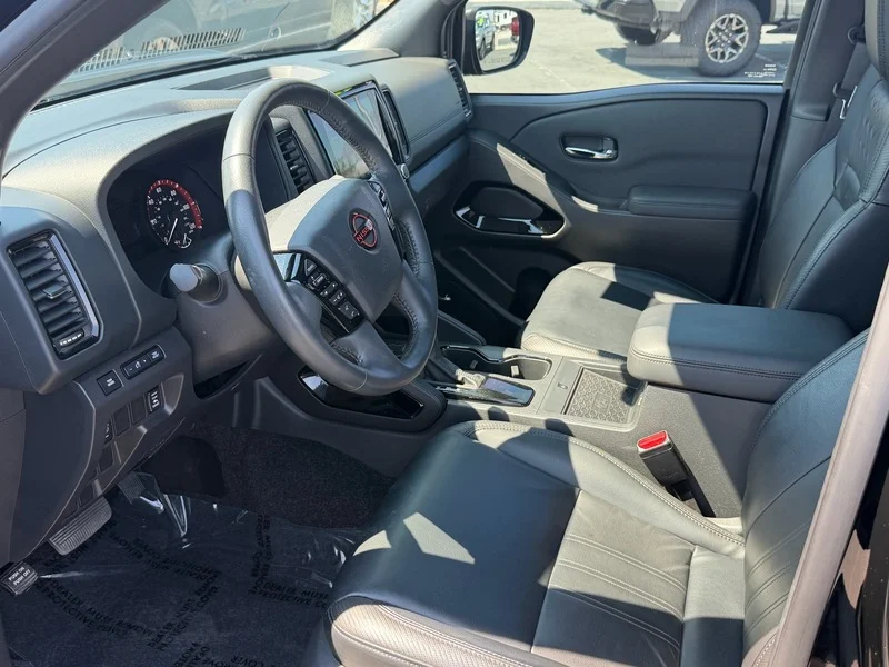 Used 2022 Super Black Nissan PRO-X image 15