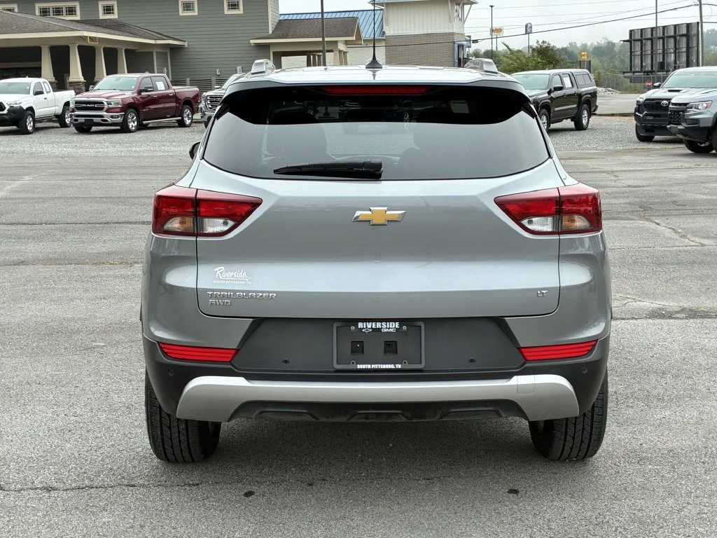 Used 2023 STERLING GRAY METALLIC Chevrolet LT image 8