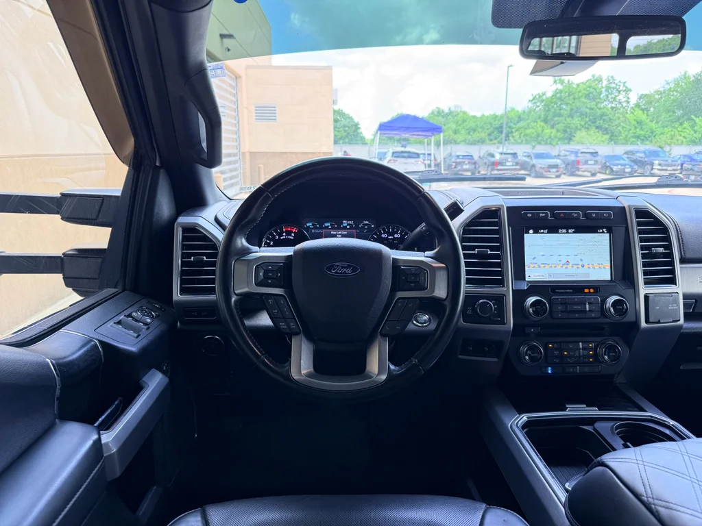 Used 2018 White Platinum Metallic Tri-Coat Ford Platinum image 19