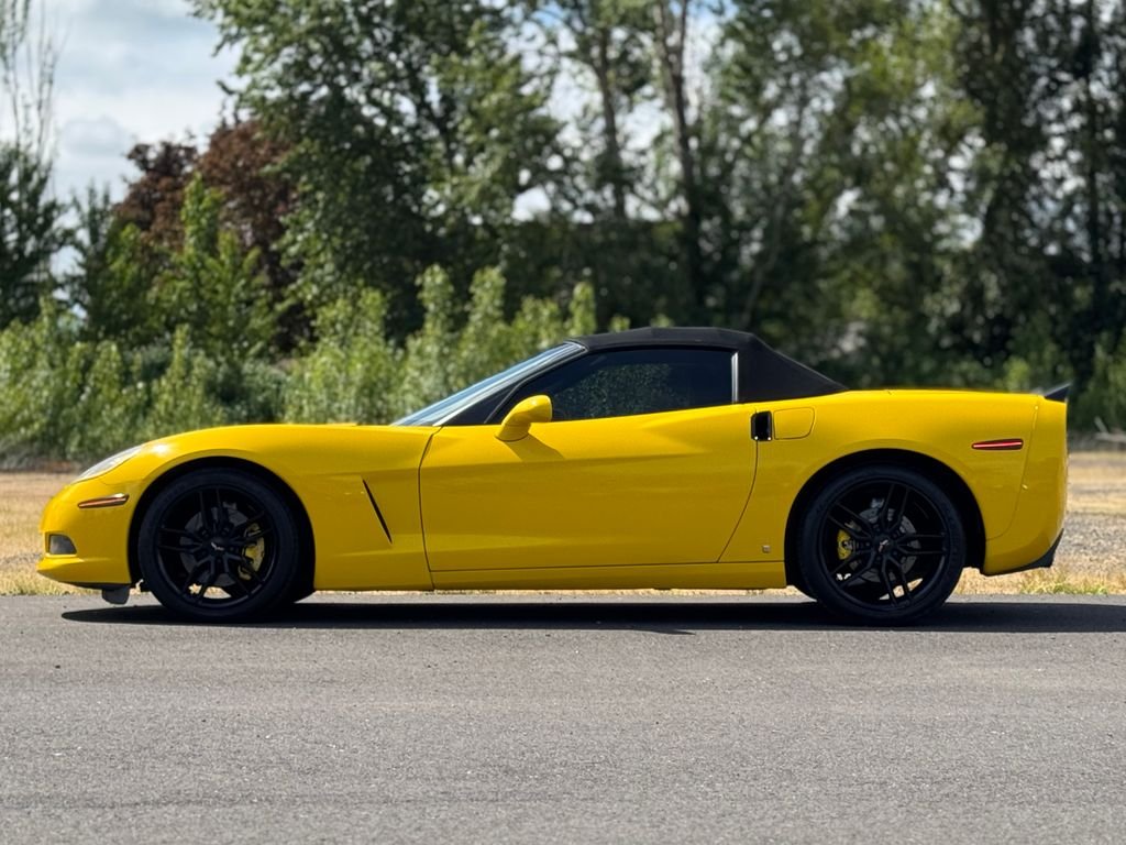 Used 2008 Velocity Yellow Tintcoat Chevrolet Base image 3