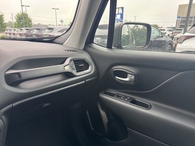 Used 2023 Gray Jeep Latitude image 19