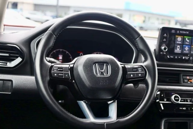 Used 2025 White Honda EX-L image 34