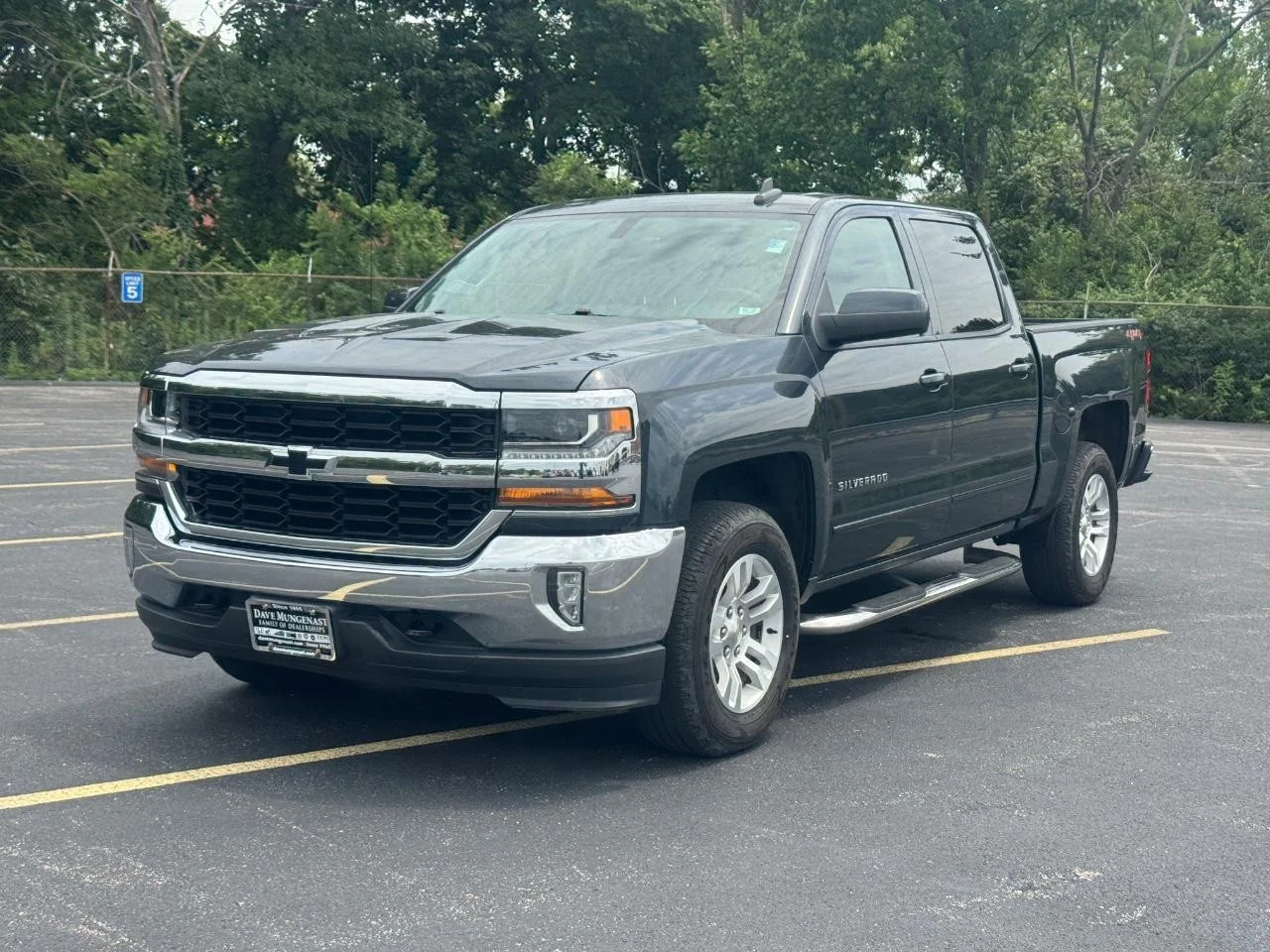 Used 2018 Graphite Metallic Chevrolet LT image 9