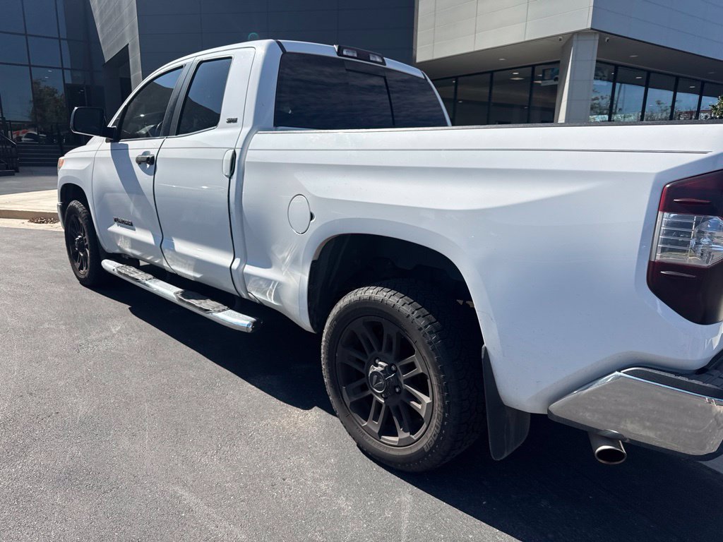 Used 2015 White Toyota SR5 image 3