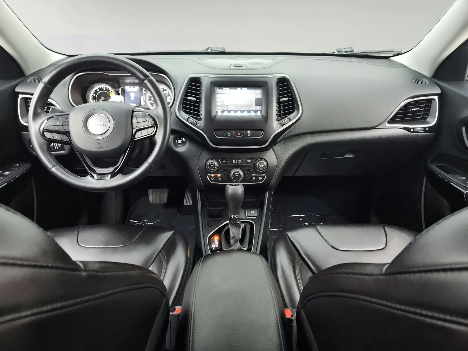 Used 2021 Diamond Black Crystal Pearlcoat Jeep Altitude image 22