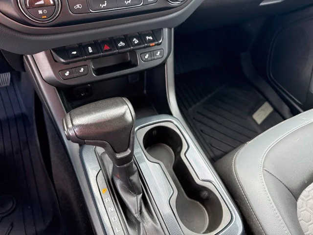 Used 2020 Blue Metallic Chevrolet Z71 image 28