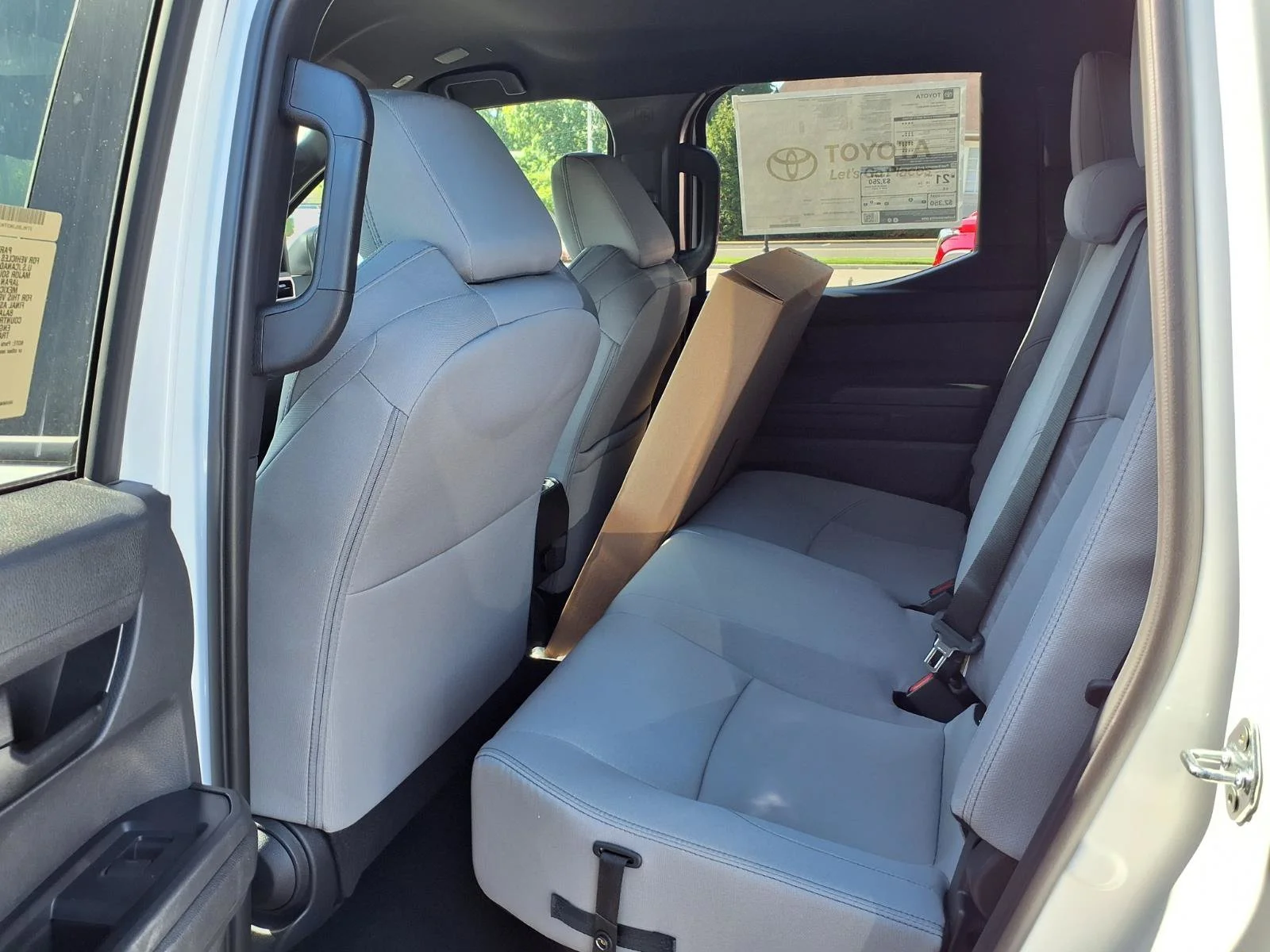 2026 Toyota Tacoma SR5 - Photo 17