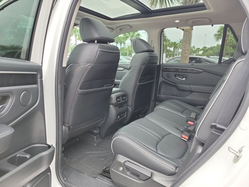 Certified Used 2023 Platinum White Pearl Honda AWD ELITE image 16