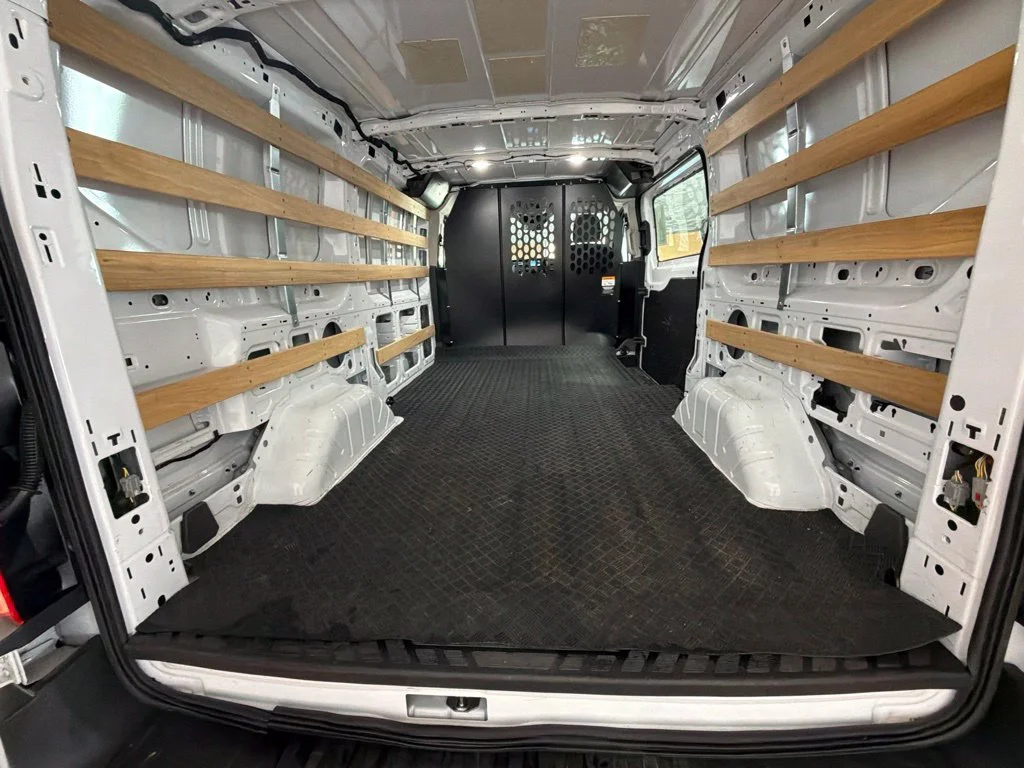 Used 2025 Oxford White Ford Base image 13