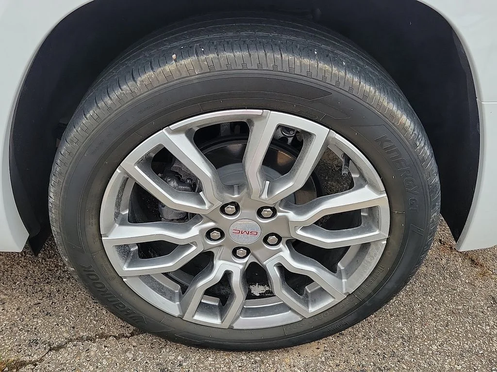 Used 2024 Summit White GMC Denali image 5