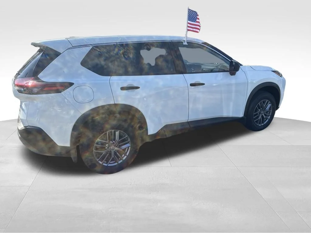 Used 2023 White Nissan S image 24