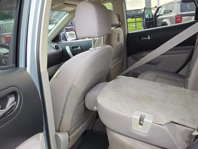 Used 2013 Blue Nissan S image 7