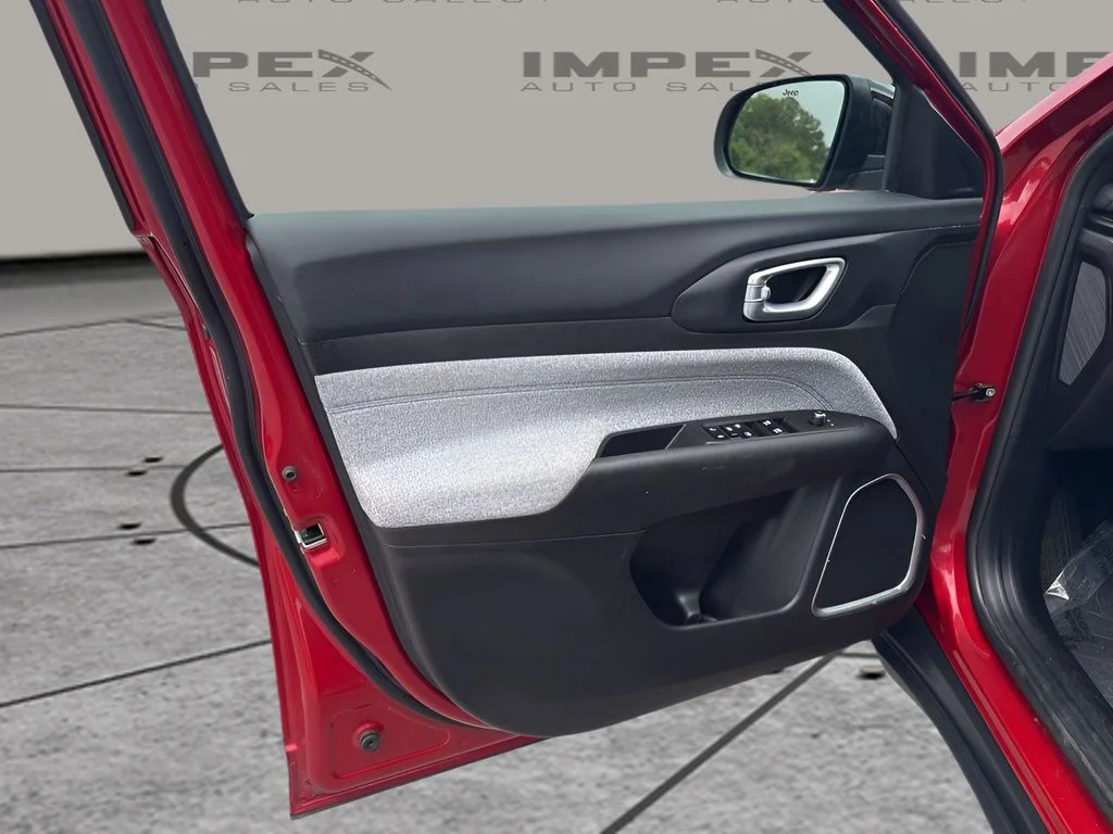 Used 2025 Red Jeep Latitude image 23
