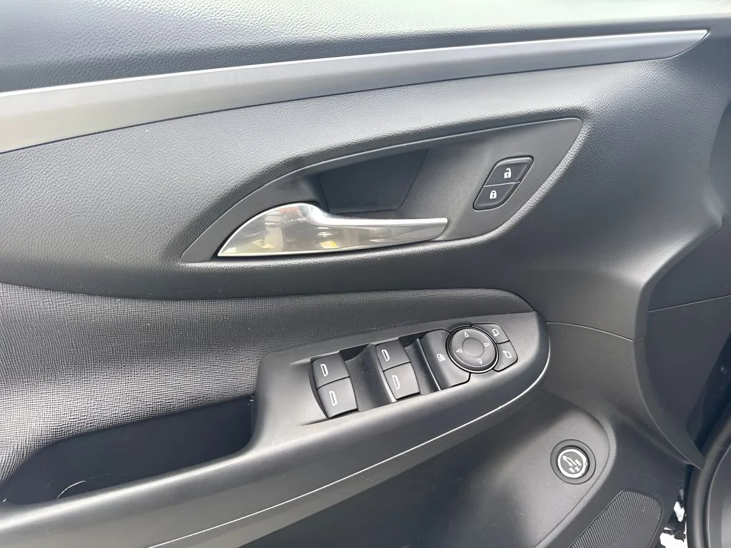 Used 2025 Black Buick Preferred image 19