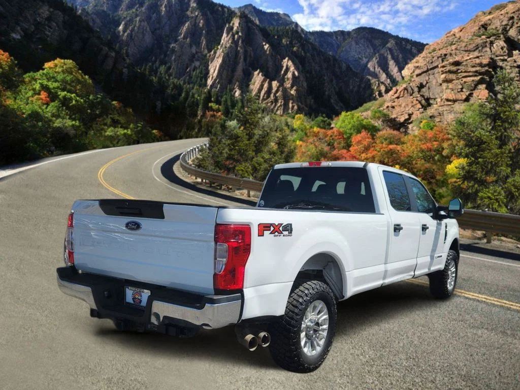 Used 2022 White Ford XL image 3
