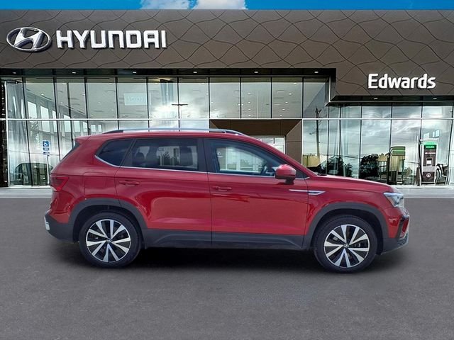 Used 2023 Red Volkswagen 1.5T SE image 9