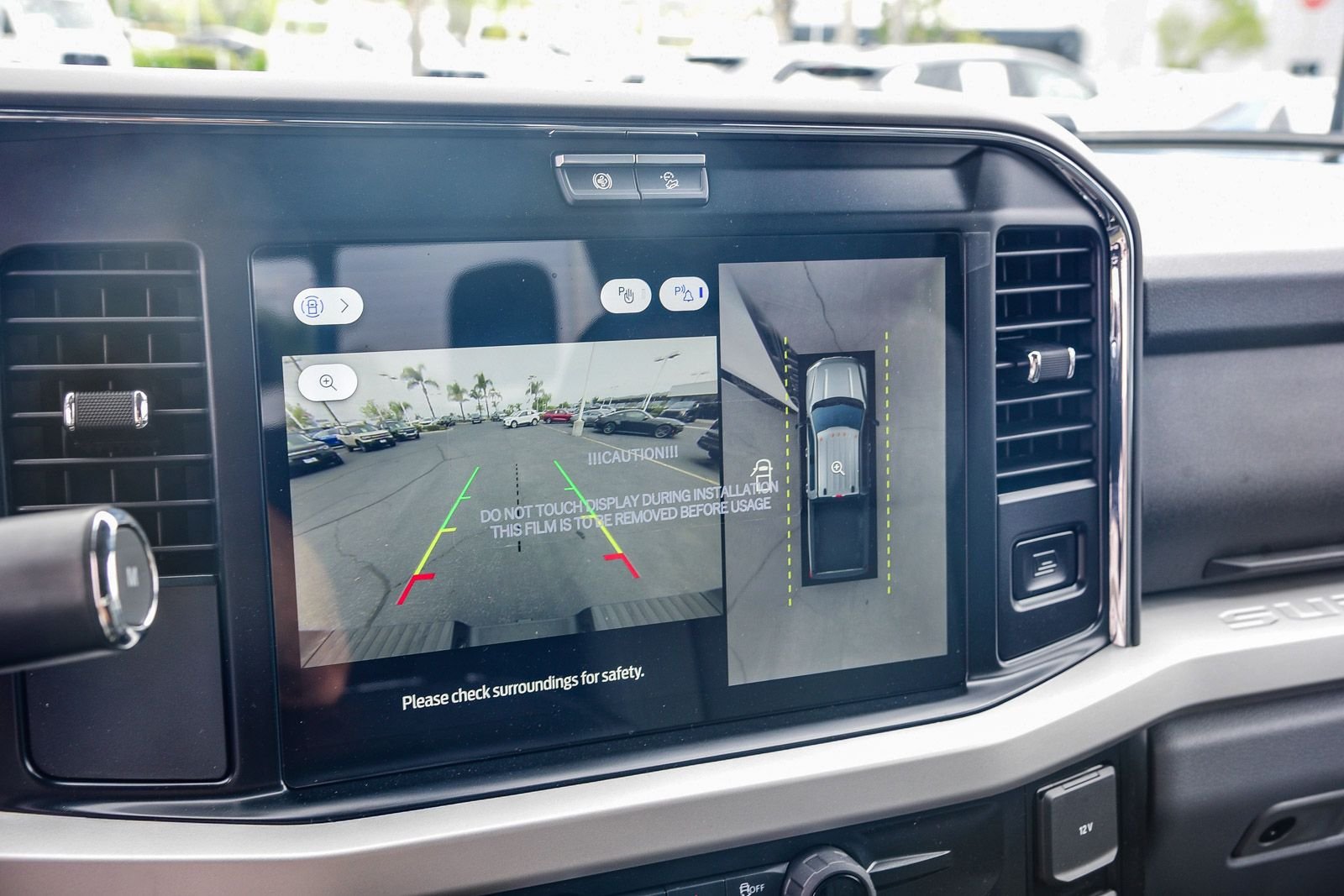 New 2026 Oxford White Ford F-250® XLT image 25