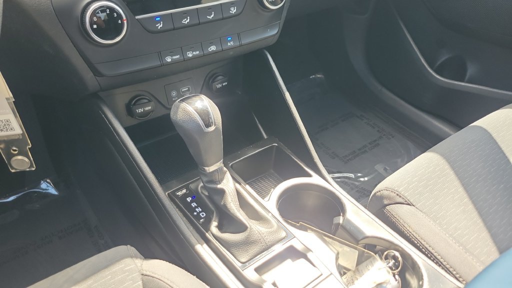 Used 2019 Blue Hyundai SE image 15