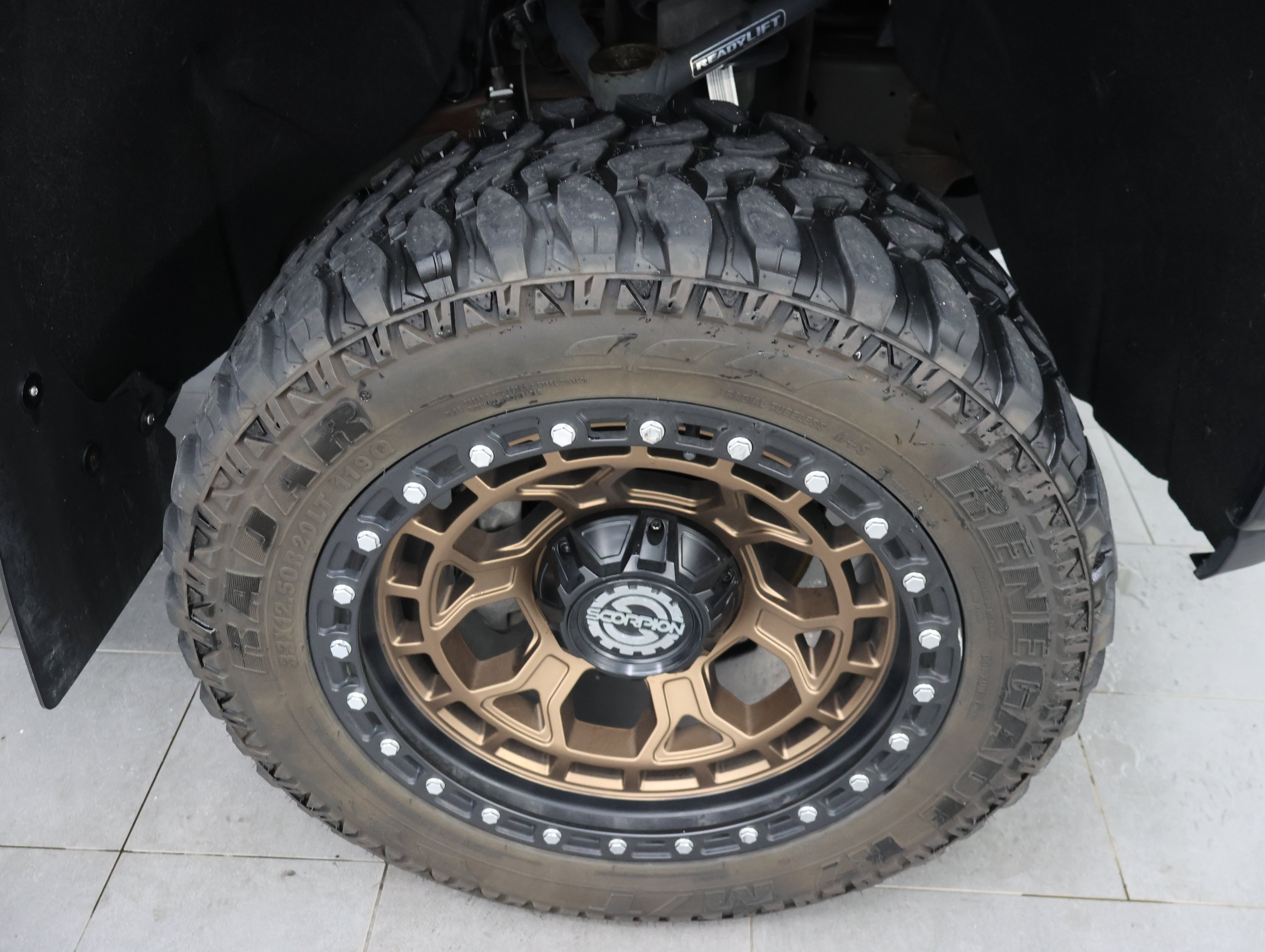 Used 2019 BLUE Chevrolet 4x4 Crew Cab Custom Trail Boss: CREW-LONG-CUSTOM-TRAIL BOSS-BACKUP CAM-Z71 image 3