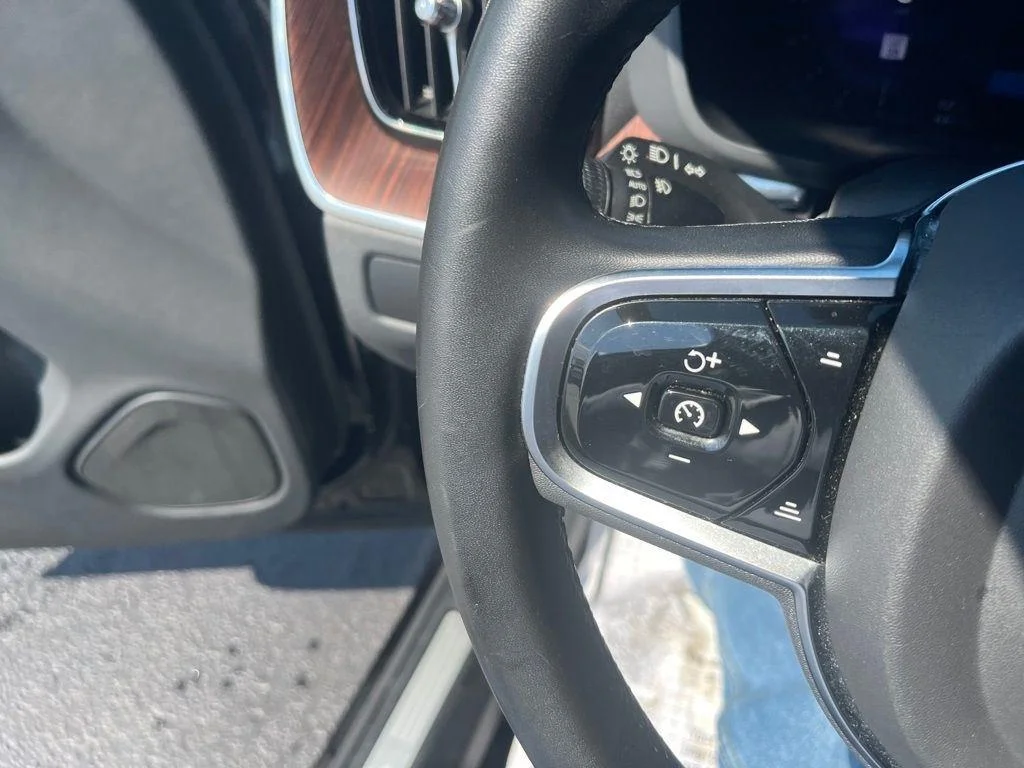 2023 Volvo XC60 Plus - Photo 11