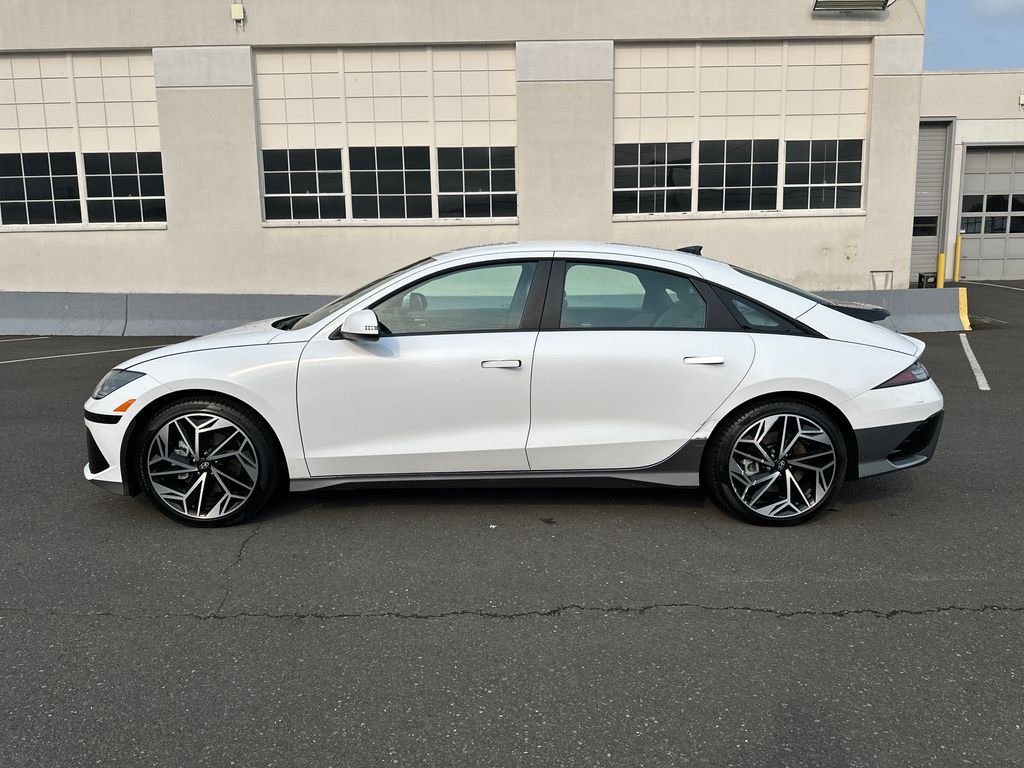 Certified Used 2025 White Hyundai SEL image 3