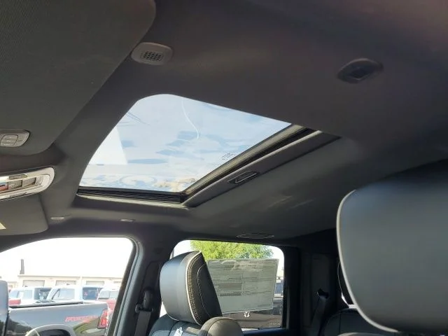 New 2026 Diamond Black Crystal Pearl-Coat Exterior Paint RAM Laramie image 15