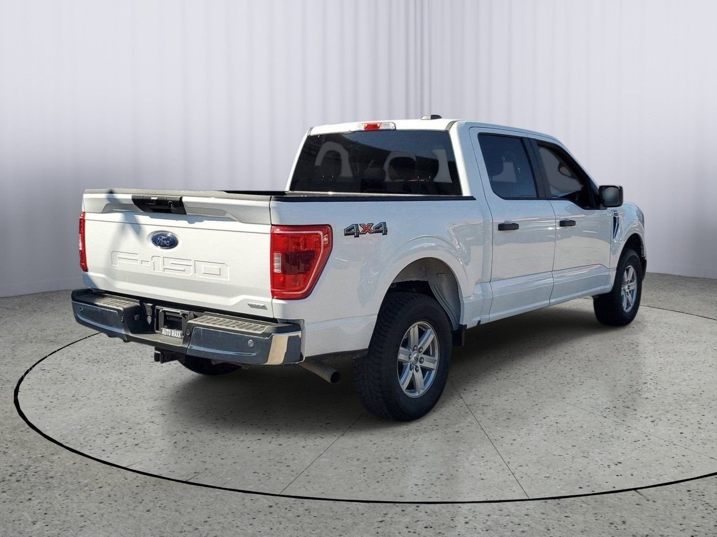 Used 2021 White Ford XLT image 2