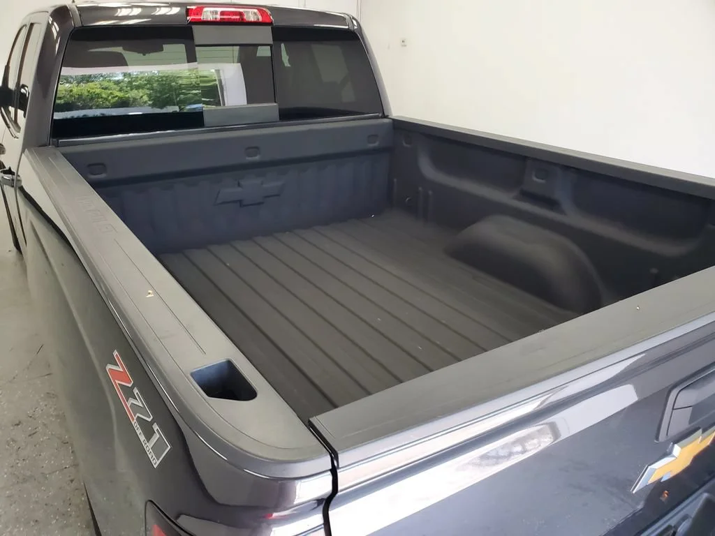 Used 2016 TUNGSTEN METALLIC Chevrolet LT image 28